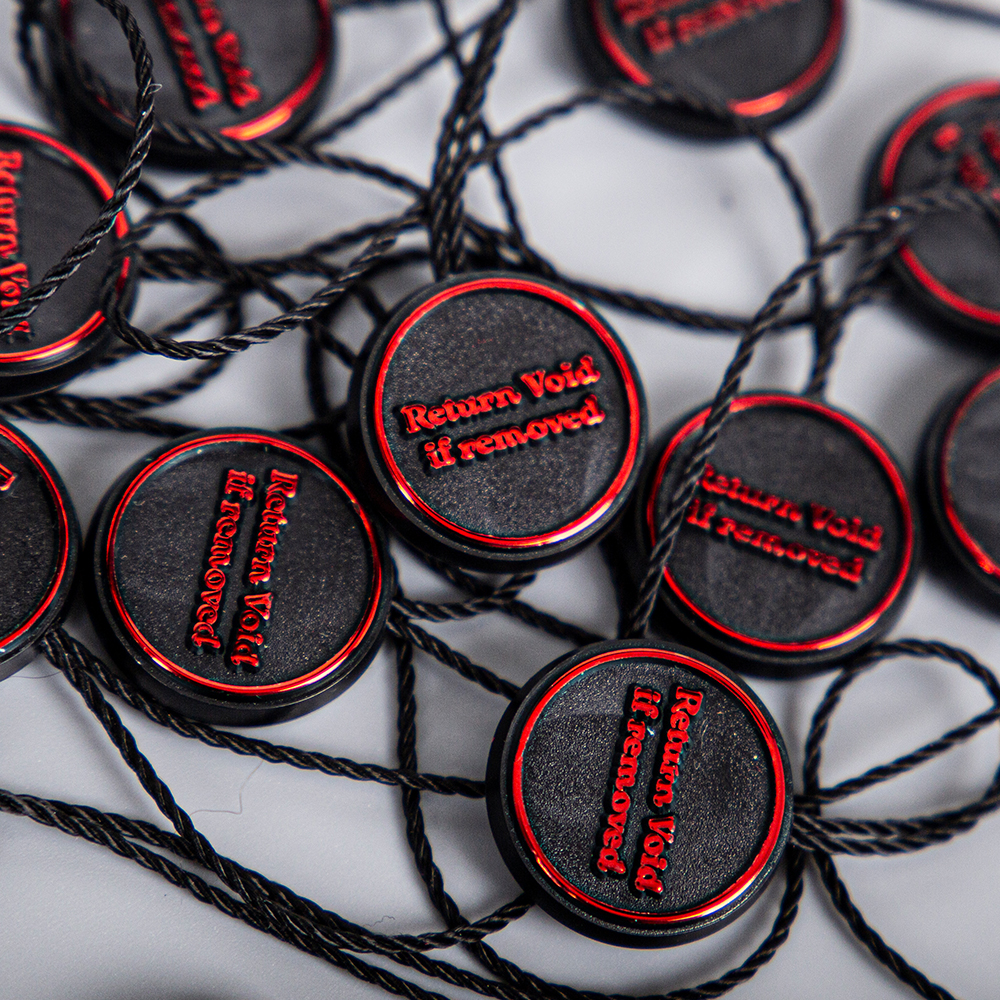 New Arrival Luxury Custom Logo Hangtag High Grade Plastic with String Seal for Shoes and Bags for Garments