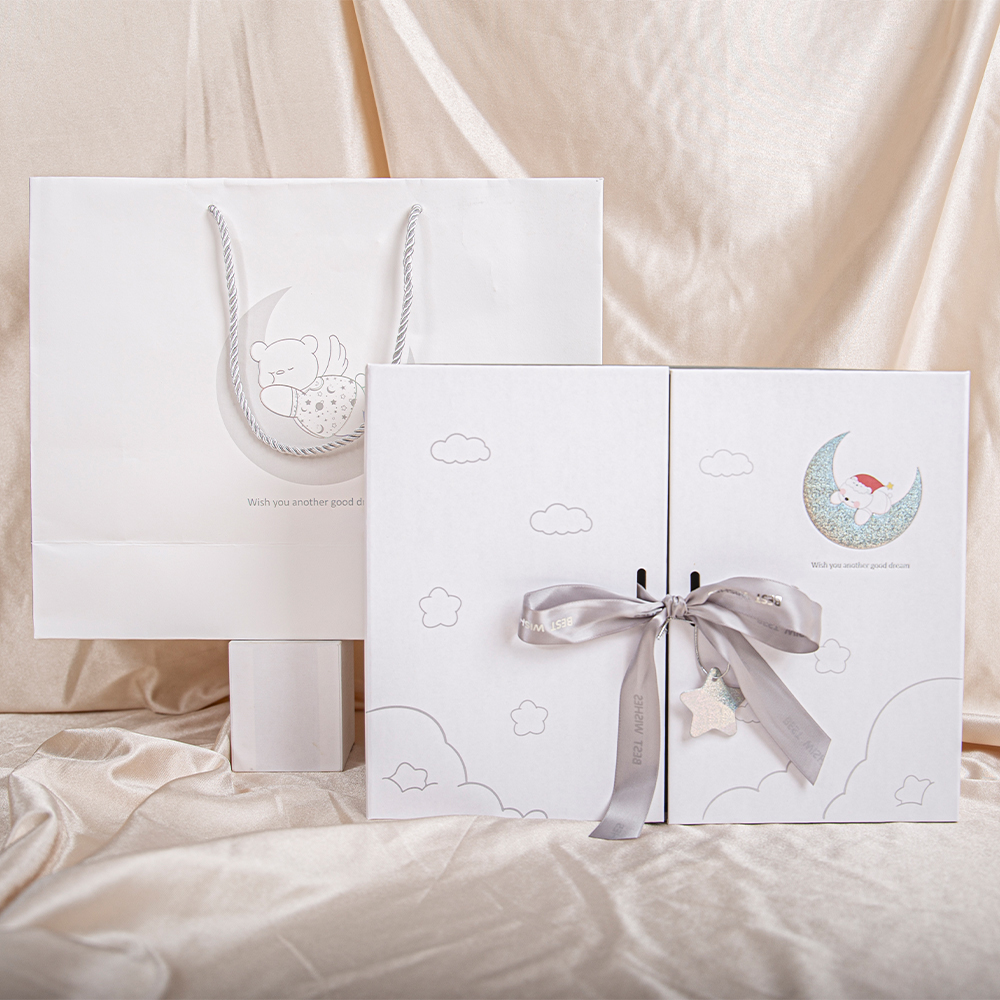 New Design Packing Box Children Clothing White Gift Bags Bio-degradable Packaging Box