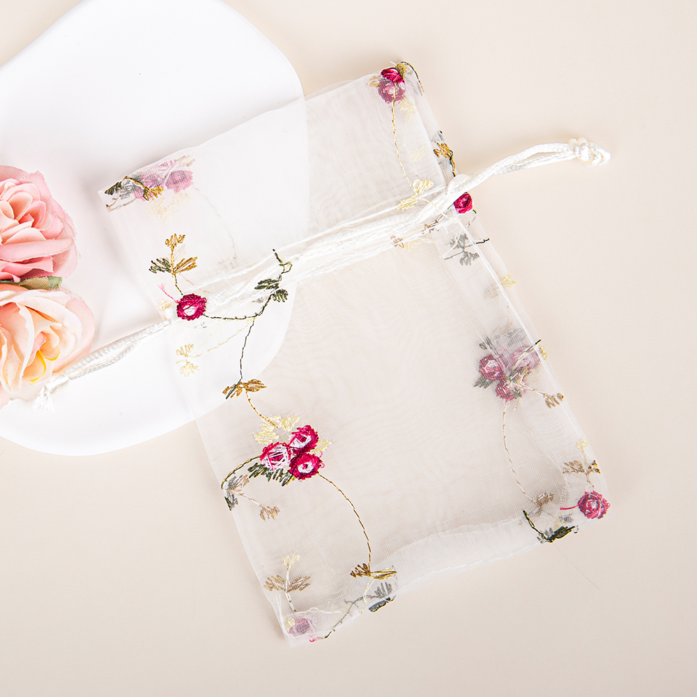 Organza Pouch|A Delicate Container Embroidered with Gentleness