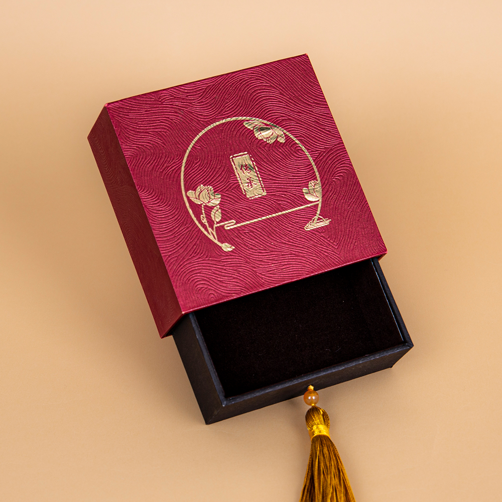 This drawer box conceals the refined thoughtfulness of Chinese gift-giving