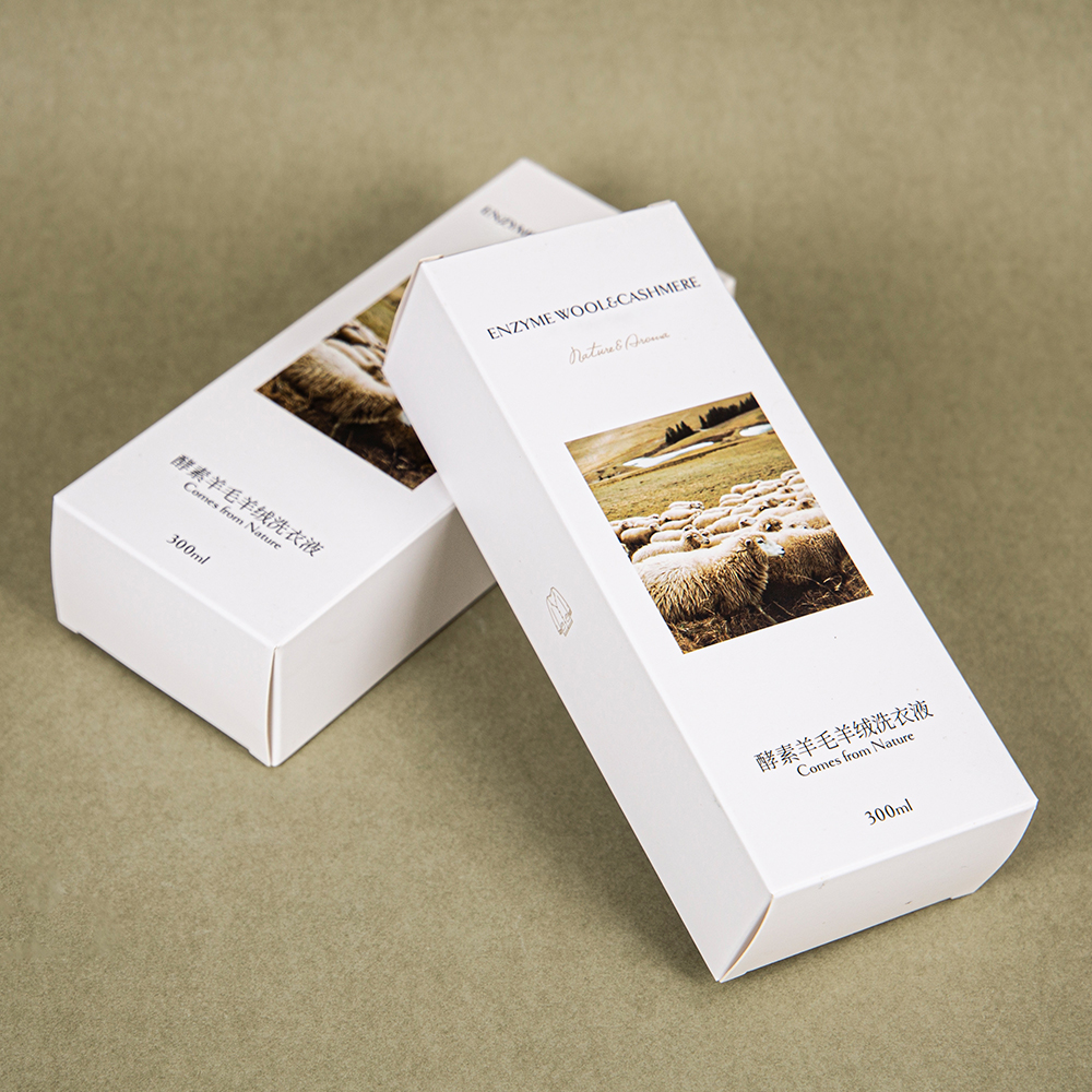 A card box that captures the gentleness of the grasslands