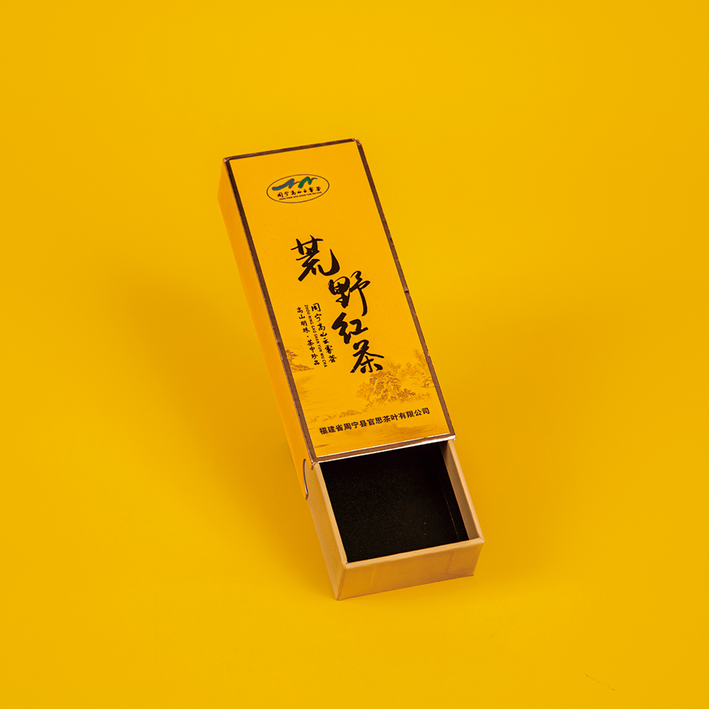 A Sliding-Drawer Tea Box, Capturing the Refined Essence of Mountain Black Tea
