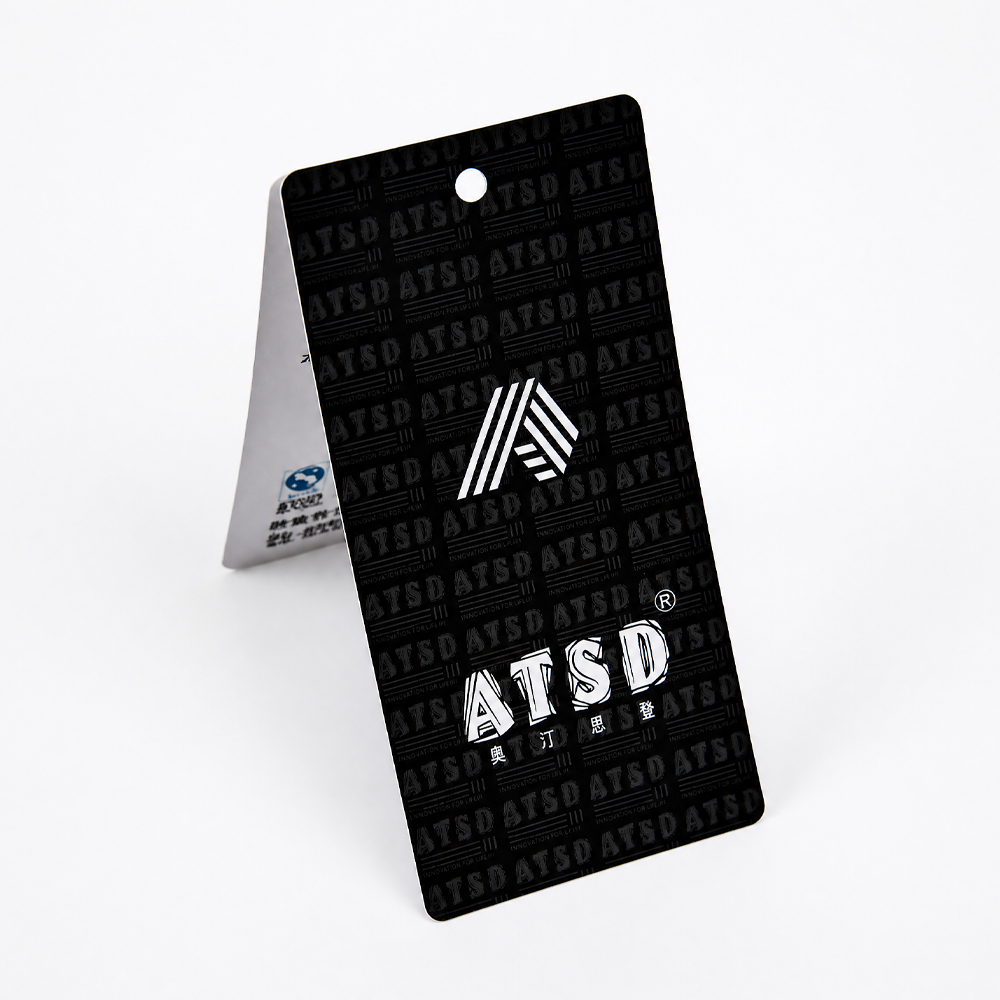  An Exquisite Hang Tag That Showcases the Brand’s Attention to Detail